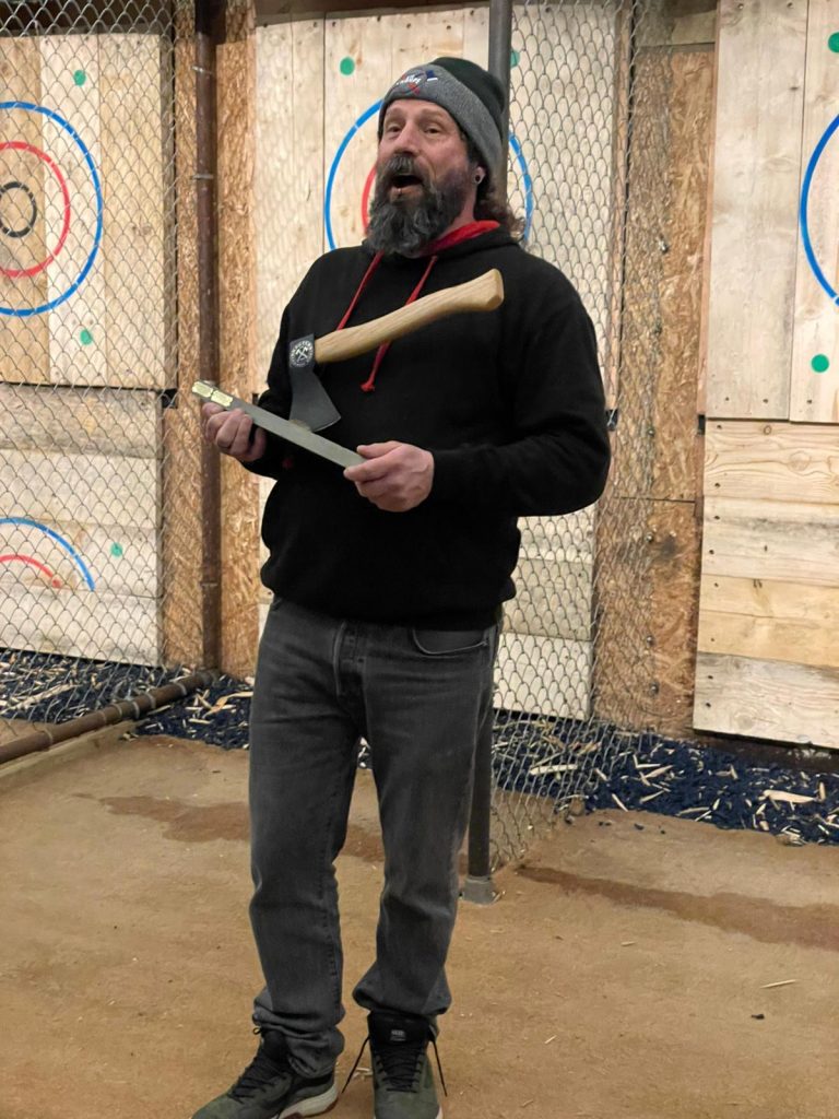 axe-thrower-league